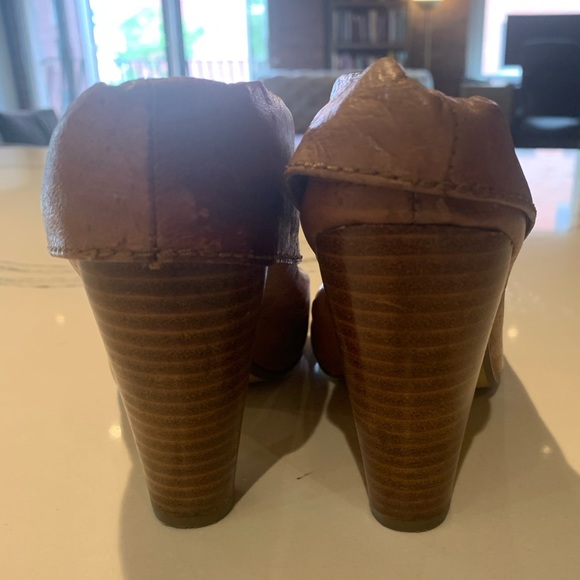 Steve Madden Camel Colored Leather Booties 8 EUC - Picture 3 of 7